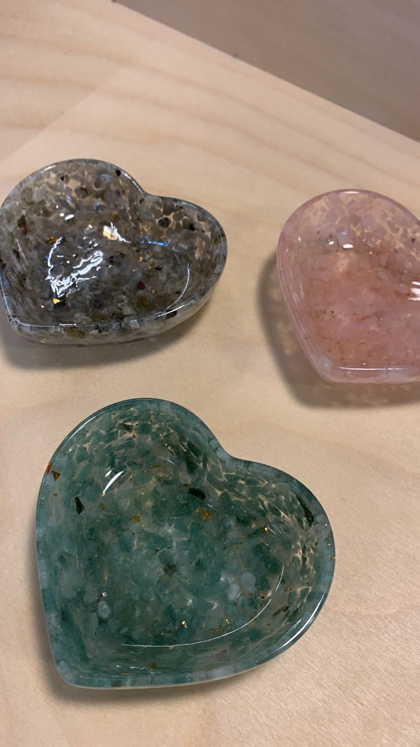 Taça em resina com cristais